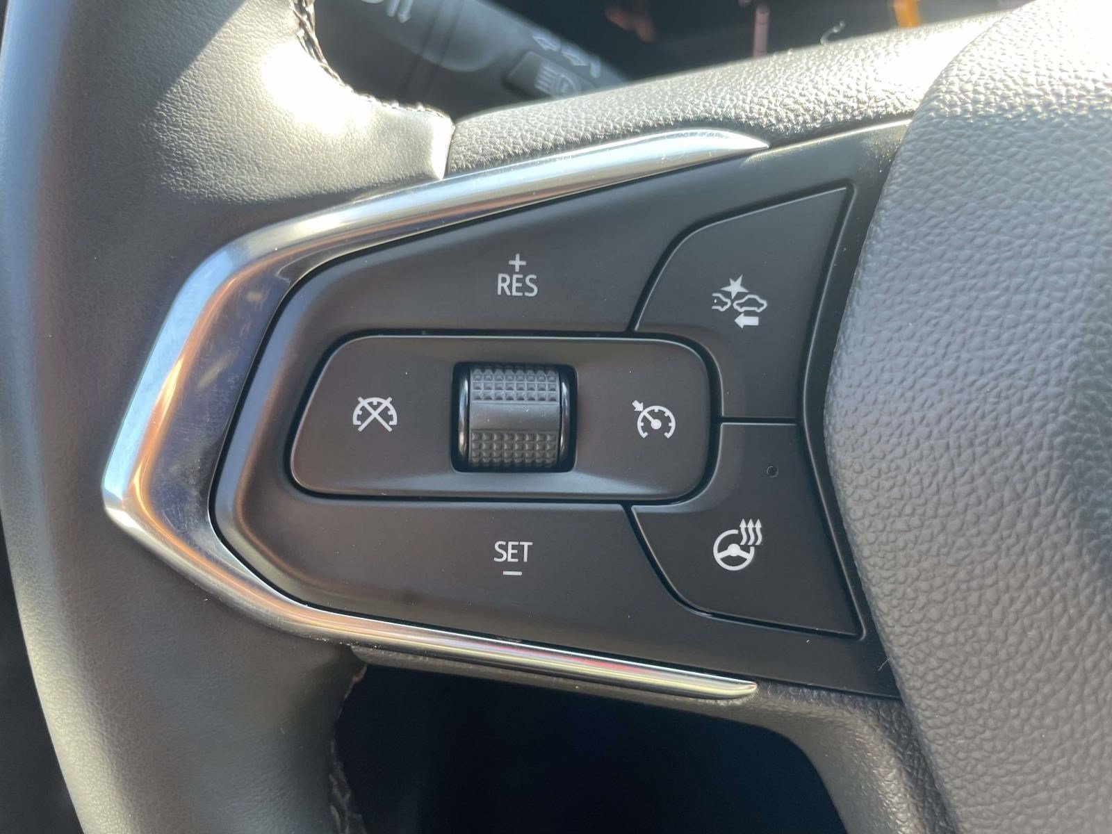 Used 2025 Chevrolet Trax LT w/ LT Convenience Package FWD image 20