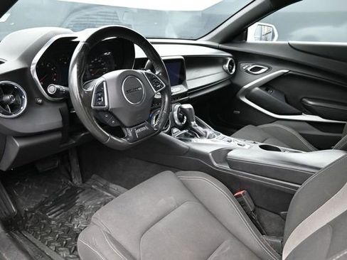 Used 2017 Chevrolet Camaro LT w/ Technology Package image 10