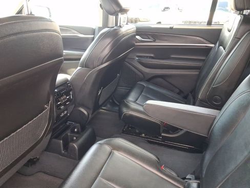 Certified 2023 Jeep Grand Cherokee L Limited w/ Luxury Tech Group II AWD/4WD image 18