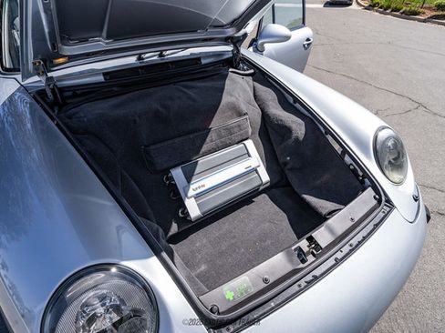 Used 1995 Porsche 911 Carrera 4 image 40