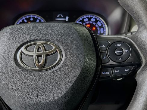 Used 2019 Toyota RAV4 XLE image 19