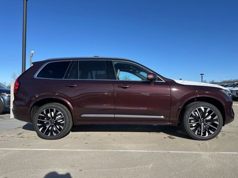 New 2026 Volvo XC90 B5 Plus image 8