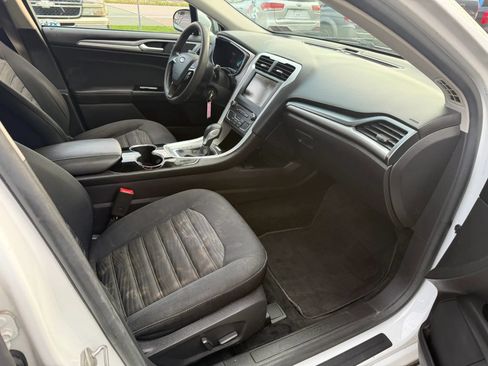 Used 2016 Ford Fusion SE FWD image 13