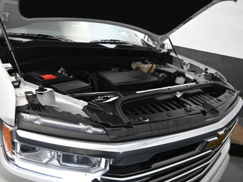 Used 2024 Chevrolet Silverado 1500 High Country w/ Z71 Off-Road Package AWD/4WD image 25