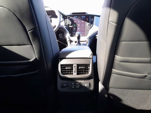 Used 2024 Subaru Outback Limited image 27