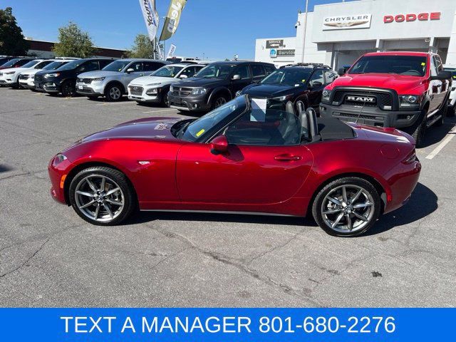 Used 2023 MAZDA MX-5 Miata Grand Touring RWD image 2