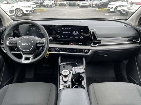 Used 2023 Kia Sportage LX image 14