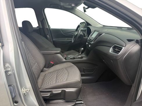 Used 2018 Chevrolet Equinox LT FWD image 15