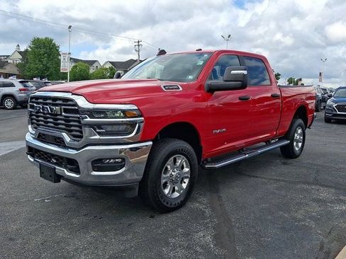 Certified 2026 RAM 2500 Big Horn AWD/4WD image 3
