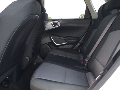 Used 2025 Kia Soul LX FWD image 11