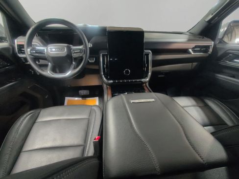 Used 2025 GMC Yukon XL Denali AWD/4WD image 10