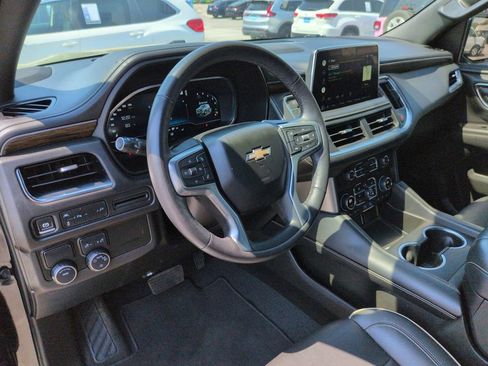 Used 2022 Chevrolet Suburban Premier image 30