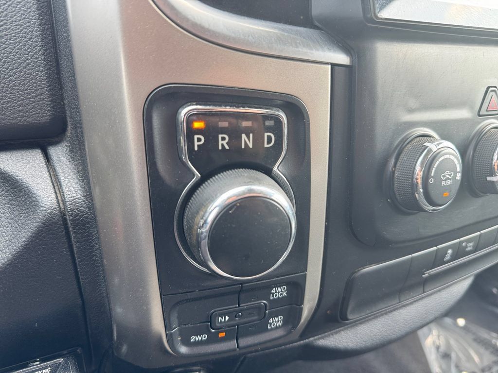Used 2018 RAM 1500 Classic SLT AWD/4WD image 24