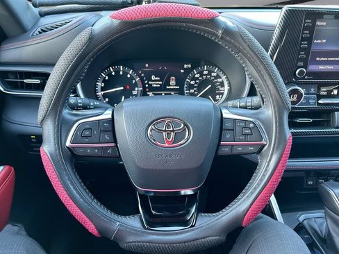 Used 2021 Toyota Highlander XSE FWD image 15