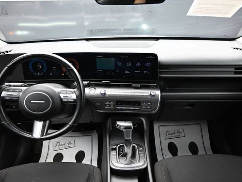 Used 2025 Hyundai Kona SEL AWD/4WD image 17