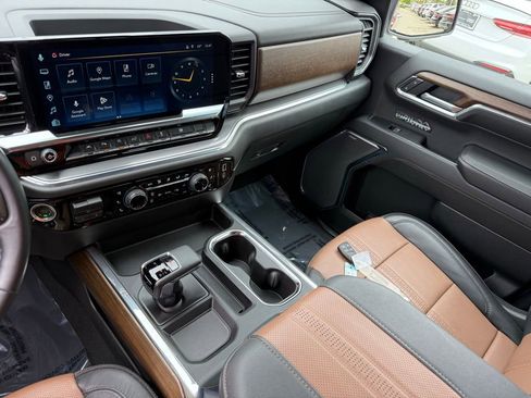 Used 2024 Chevrolet Silverado 1500 High Country w/ High Country Premium Package image 33