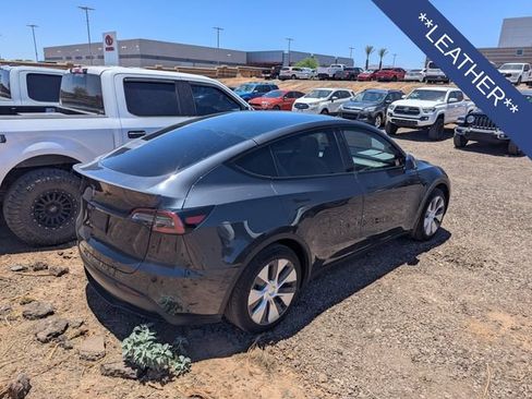 Used 2024 Tesla Model Y 2WD image 7