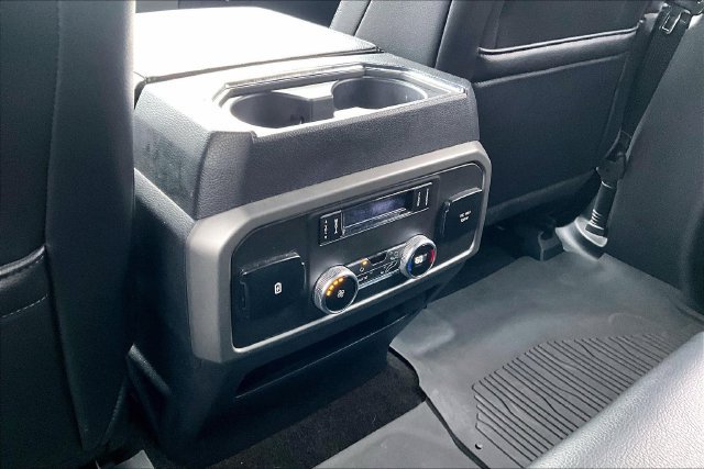 Used 2019 Ford Expedition XLT w/ Equipment Group 202A AWD/4WD image 33