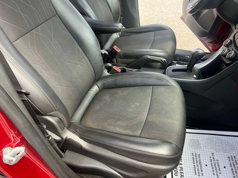 Used 2020 Chevrolet Trax LT w/ LT Convenience Package FWD image 22