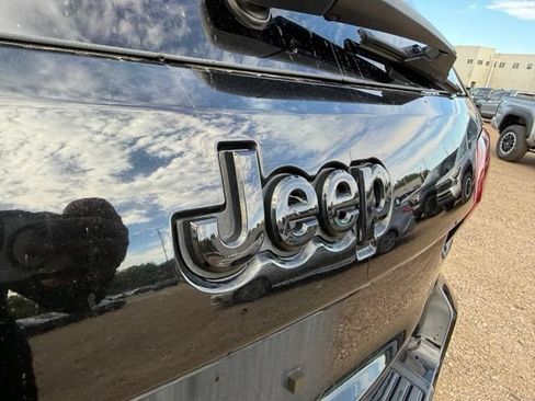 Used 2019 Jeep Grand Cherokee Altitude AWD/4WD image 15