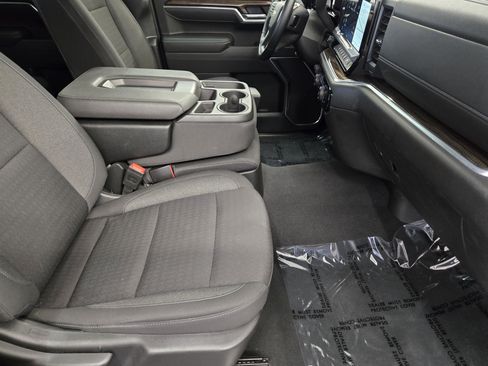 Used 2025 Chevrolet Silverado 1500 LT AWD/4WD image 13