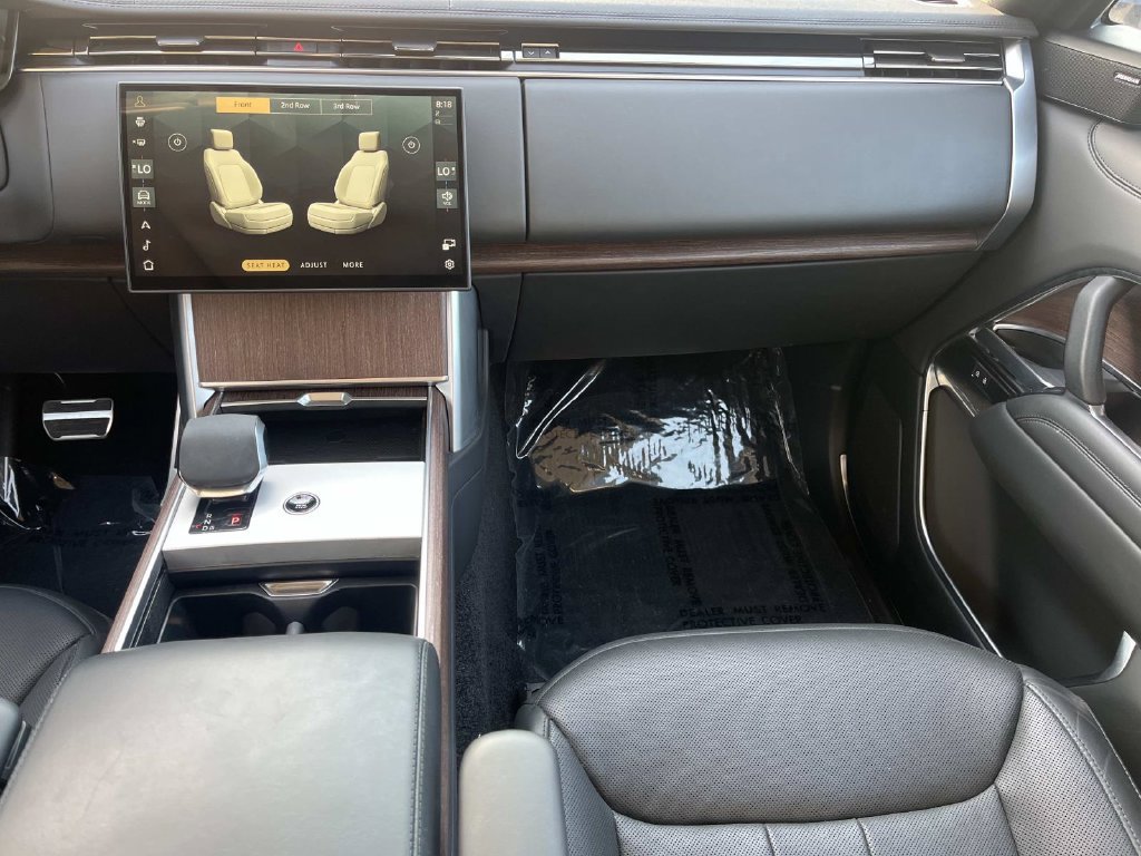 Used 2024 Land Rover Range Rover Long Wheelbase SE AWD/4WD image 14