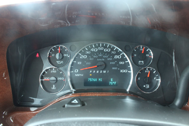 Used 2017 Chevrolet Express 2500 RWD image 21
