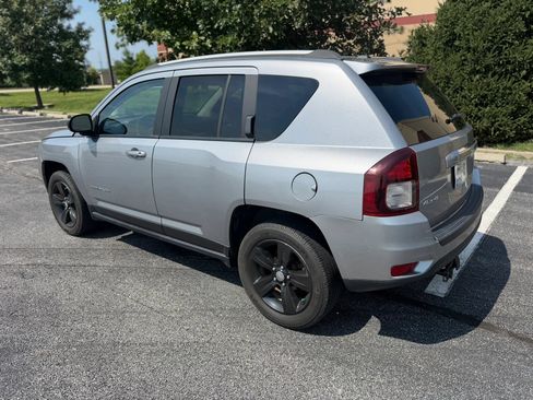 Used 2017 Jeep Compass Sport w/ Power Value Group AWD/4WD image 3