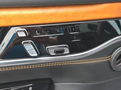 Used 2024 Jeep Grand Wagoneer L Series III AWD/4WD image 14