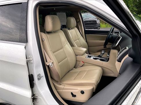 Used 2018 Jeep Grand Cherokee Limited w/ Luxury Group II AWD/4WD image 10