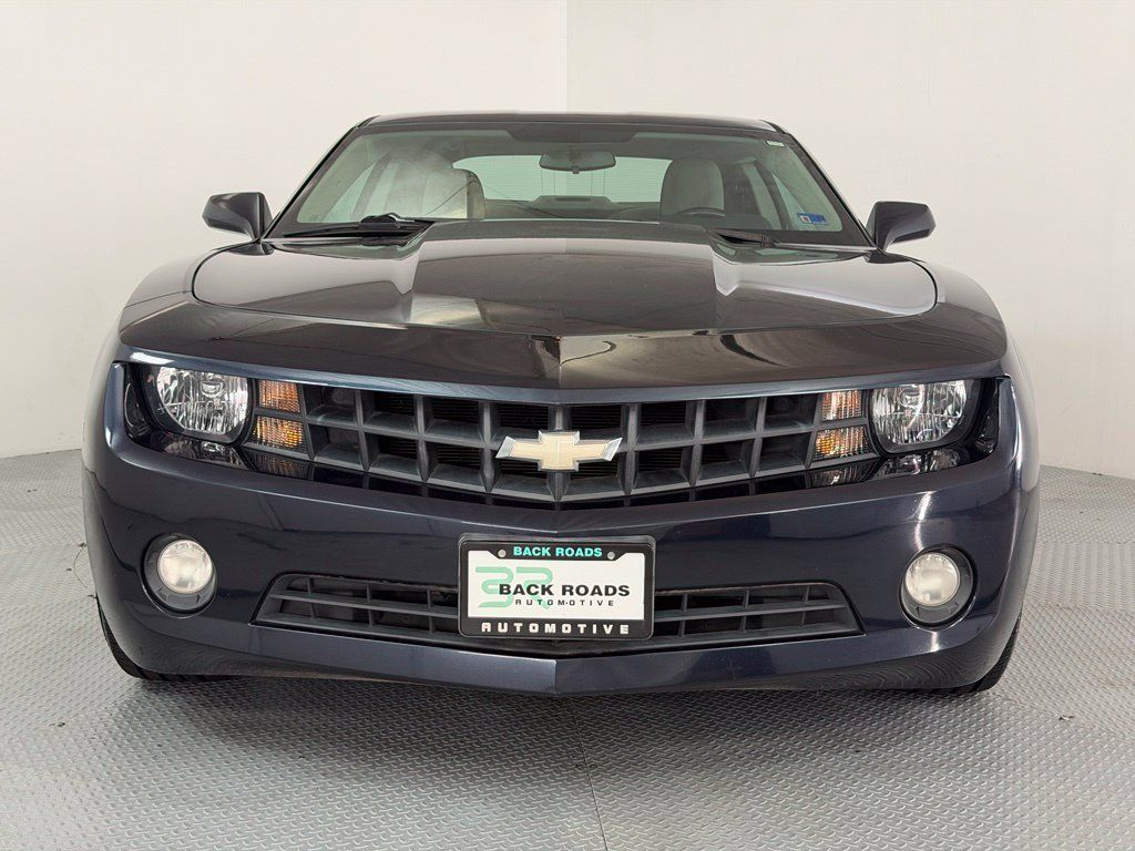 Used 2013 Chevrolet Camaro LT RWD image 2