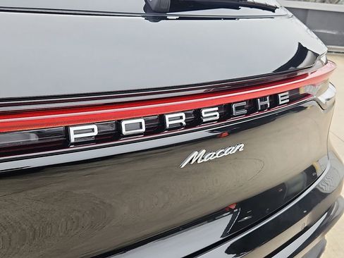 New 2026 Porsche Macan image 25