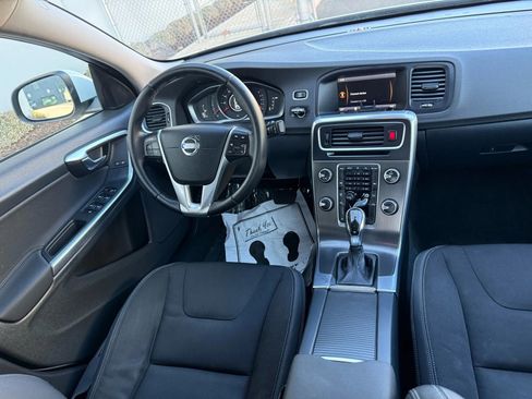 Used 2014 Volvo S60 T5 image 9