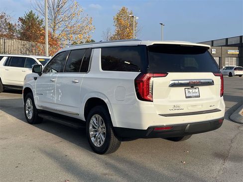 Used 2024 GMC Yukon XL SLT w/ SLT Luxury Package image 7
