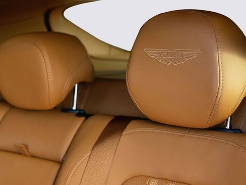 New 2026 Aston Martin DBX 707 image 38