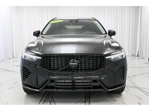 Used 2025 Volvo XC60 T8 Plus w/ Protection Package Premier AWD/4WD image 3