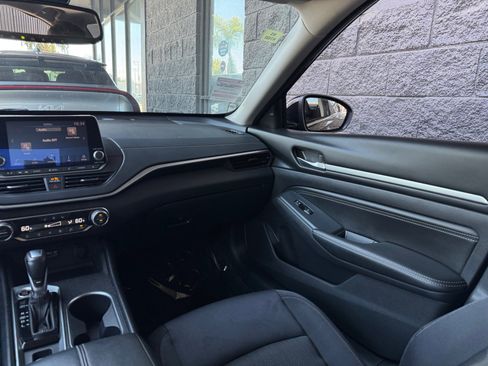 Used 2019 Nissan Altima 2.5 SV FWD image 14
