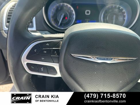 Used 2022 Chrysler 300 Touring w/ Sport Appearance Package RWD image 19