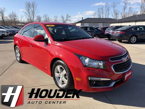 Used 2016 Chevrolet Cruze LT image 1