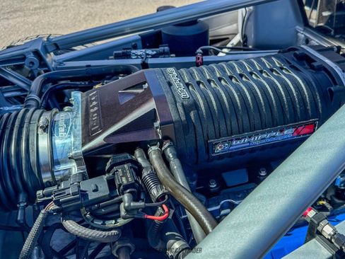 Used 2005 Ford GT RWD image 19