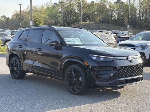 New 2026 Volkswagen Tiguan SE R-Line FWD image 7