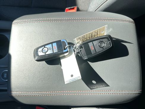 Used 2025 Ford Explorer Active image 24