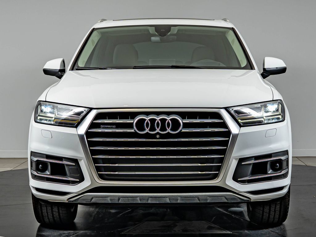 Used 2017 Audi Q7 3.0T Prestige AWD/4WD image 2