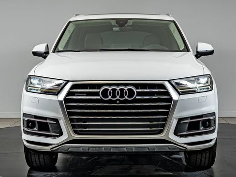 Used 2017 Audi Q7 3.0T Prestige AWD/4WD image 2