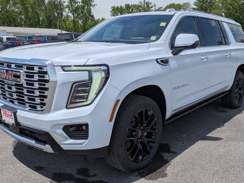 New 2026 GMC Yukon XL Denali w/ Denali Reserve Package AWD/4WD image 4