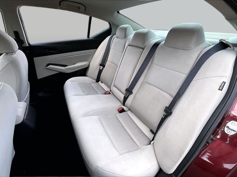 Used 2025 Nissan Altima 2.5 SV FWD image 21