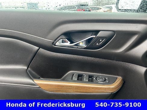 Used 2021 GMC Acadia SLE w/ Driver Convenience Package image 26