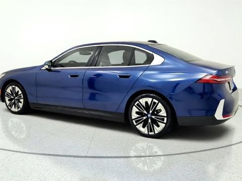 Used 2025 BMW i5 eDrive40i RWD image 6