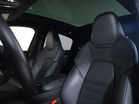 Certified 2024 Porsche Cayenne S image 5