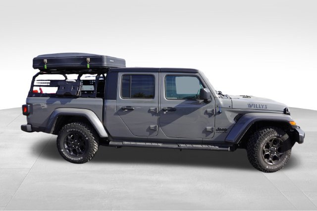 Certified 2023 Jeep Gladiator Sport AWD/4WD image 2